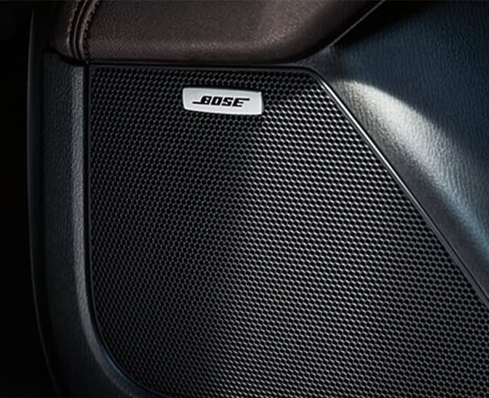 Gros plan du haut-parleur intégré avec le logo Bose 